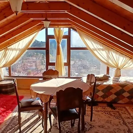 δροσοσταλια Some Of Attic Lägenhet Arachova